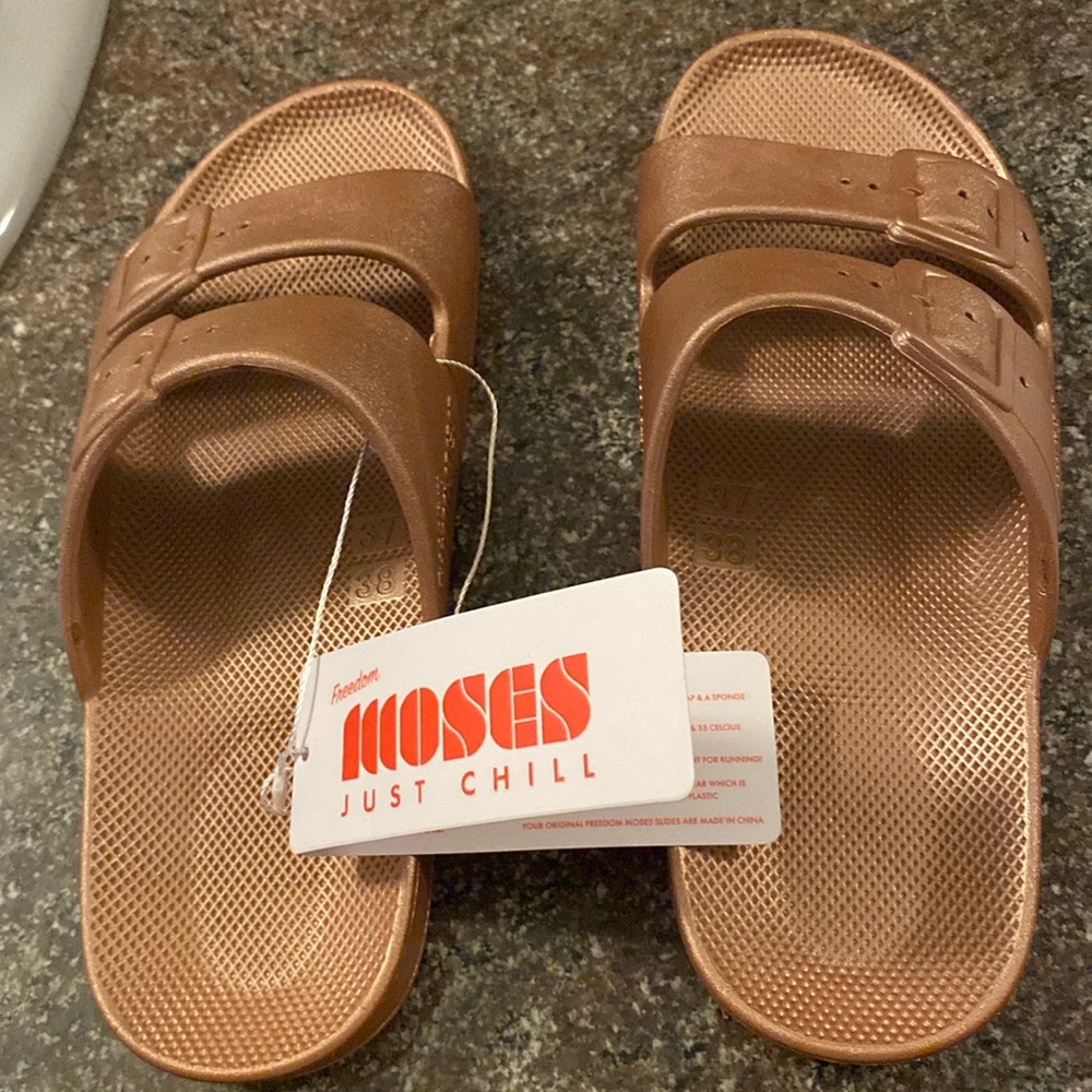 Freedom Moses just chill sandal